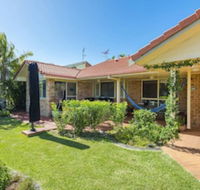 SECRET GARDEN WiFi Netflix Pet Friendly - Hotel Accommodation