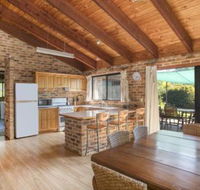 75 River Rd Tabourie Hideaway - Hotel Accommodation