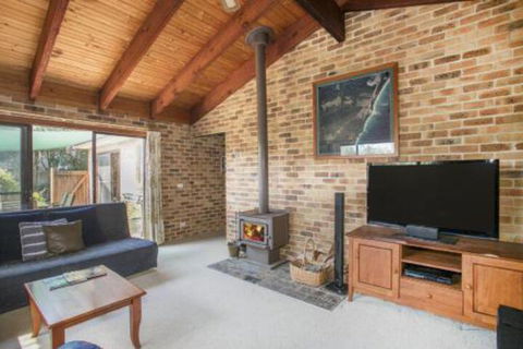 75 River Rd Tabourie Hideaway - Hotel Accommodation 2