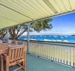 Sunset Beach House Soldiers Point Sleeps 9 - Hotel Accommodation