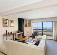 Right on the Beach at Moana - Hotel Accommodation