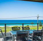 81 Dalmeny Drive Beach House - Hotel Accommodation