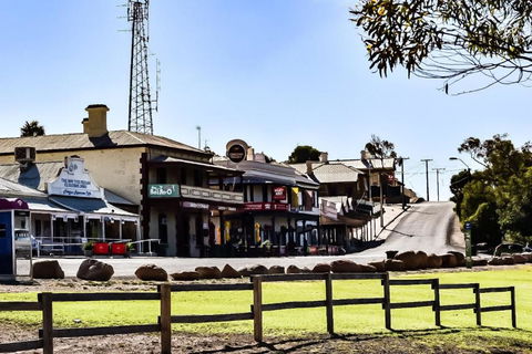 Commercial Hotel Morgan - Hotel Accommodation 5