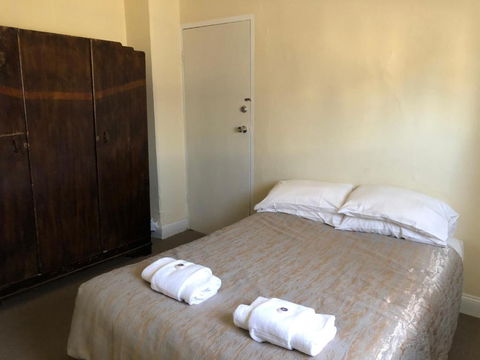 Commercial Hotel Morgan - Hotel Accommodation 2