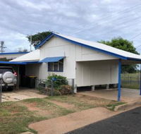 Gumby Gumby Cottage - Hotel Accommodation