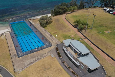 JUST 4 YOU! Amazing Sea Views WIFI Fullly Air Conditioned King Bed - Hotel Accommodation 4