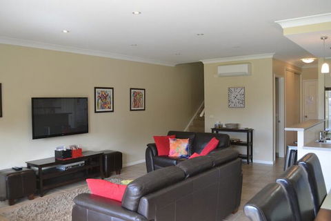 Elsinor Townhouse 8 Mulwala - Hotel Accommodation 5