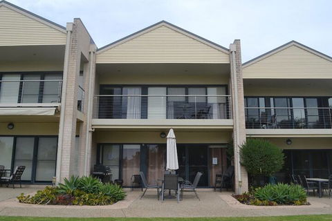 Elsinor Townhouse 8 Mulwala - Hotel Accommodation 1