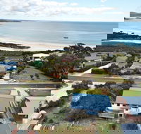 Lazy Wave Beach House - Hotel Accommodation