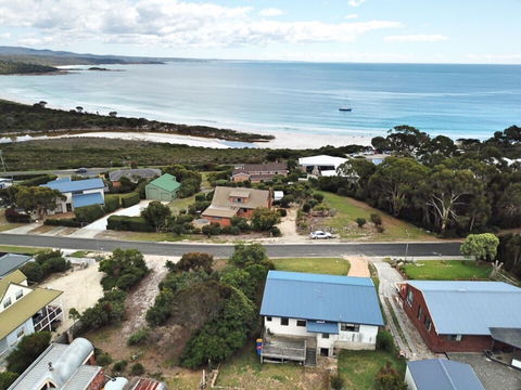 Lazy Wave Beach House - Hotel Accommodation 0
