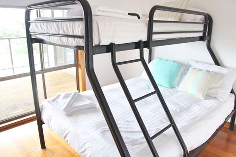 Lazy Wave Beach House - Hotel Accommodation 4