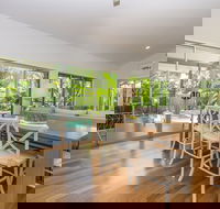 Whispering Palms - Hotel Accommodation