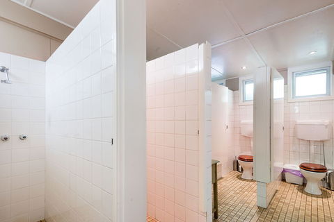Avalon House - Hotel Accommodation 3