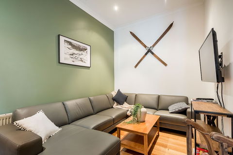 Avalon House - Hotel Accommodation 6