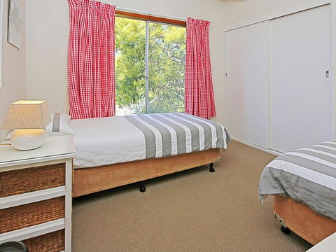 REST ASHORE At MOLLYMOOK - Hotel Accommodation 2