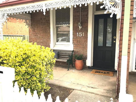 YSG The Edward Townhouse 151 Walk To Town - Hotel Accommodation 3