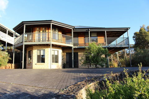 Waterside View - Hotel Accommodation 1