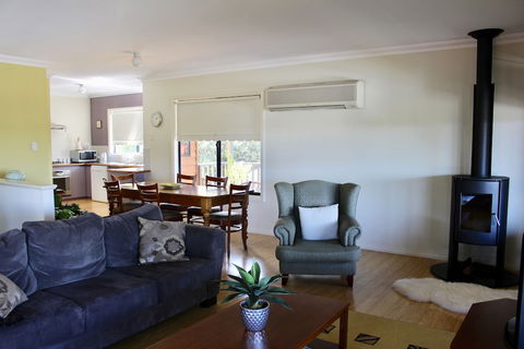 Waterside View - Hotel Accommodation 4
