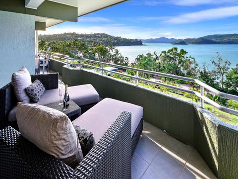 Top Floor Hibiscus Apartment 208 - Hotel Accommodation 2