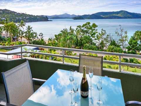 Top Floor Hibiscus Apartment 208 - Hotel Accommodation 4