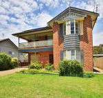 The Crescent Pet Friendly 1 Min to Beach - Hotel Accommodation