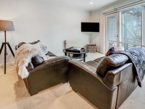 Whistler 5 - Hotel Accommodation 1