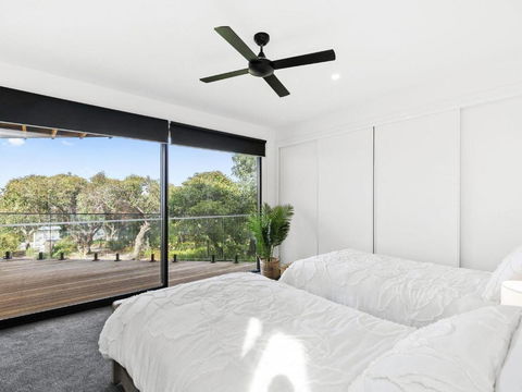 POINT BREAK NEW LISTING 2019 - Hotel Accommodation 5
