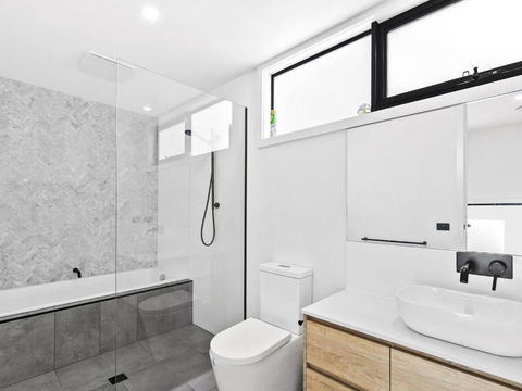 POINT BREAK NEW LISTING 2019 - Hotel Accommodation 6