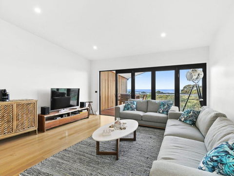 POINT BREAK NEW LISTING 2019 - Hotel Accommodation 4