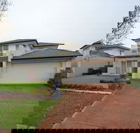 Superb Luxe 5BR Housepoint Cook Near Lake - Hotel Accommodation