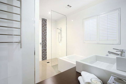 Lang Street Luxury Retreat Mulwala - Hotel Accommodation 4