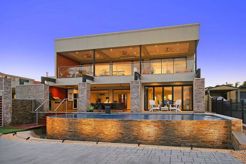 Lang Street Luxury Retreat Mulwala - Hotel Accommodation 1