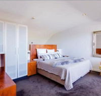 Urban paradise minutes from the markets - Hotel Accommodation