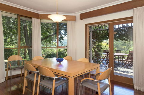 Taliesin Beautiful 4 Bedroom Home With Amazing Views! - Hotel Accommodation 3