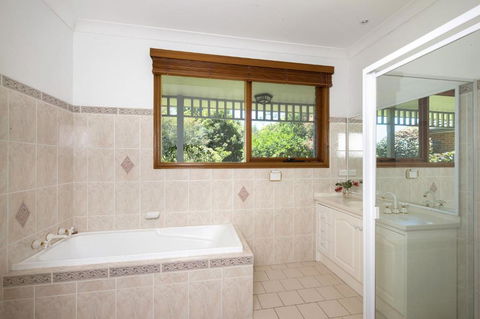 Taliesin Beautiful 4 Bedroom Home With Amazing Views! - Hotel Accommodation 6