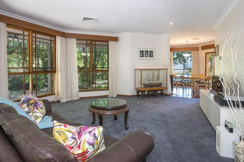 Taliesin Beautiful 4 Bedroom Home With Amazing Views! - Hotel Accommodation 2