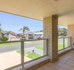 Azure Waters perfectly positioned with ocean views - Hotel Accommodation