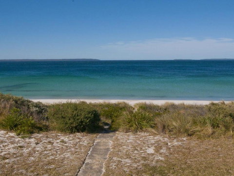 Eden On The Beach Beachside Getaway - Hotel Accommodation 1