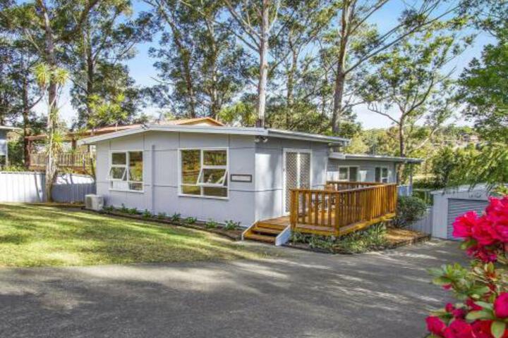 Tabourie Lake NSW Hotel Accommodation