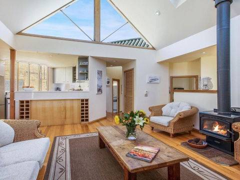 Maldas Retreat Air Con Fireplace & Outdoor Spa - Hotel Accommodation 4