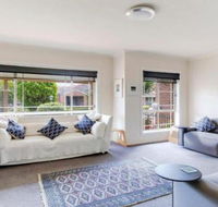 Walling Clifton Gardens backing onto golf course - Hotel Accommodation