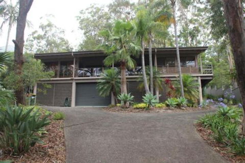 LIZ LAKE - Hotel Accommodation 0