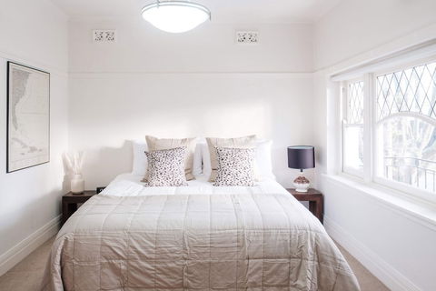 Elwood Beach Calming Tones - Rejuvenate Stays - Hotel Accommodation 5