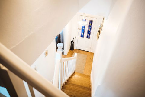 Elwood Beach Calming Tones - Rejuvenate Stays - Hotel Accommodation 0