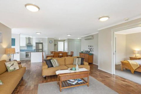 Luxury Boardwalk Apartment Unit 7 - Hotel Accommodation 5