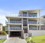 Surf 101 on Cabarita Beach - Hotel Accommodation