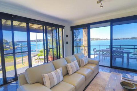 Elysium Lakehouse - Hotel Accommodation 5