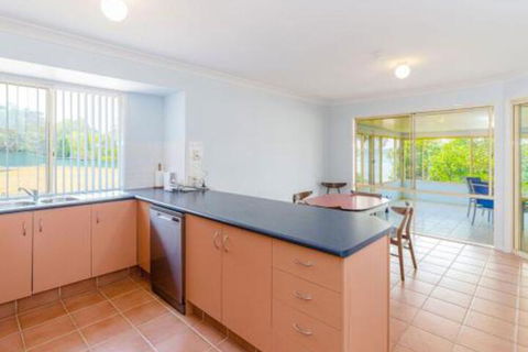 Ralphs Cottage Orion Drive Yamba Pet Friendly Free Wi Fi No Linen - Hotel Accommodation 5