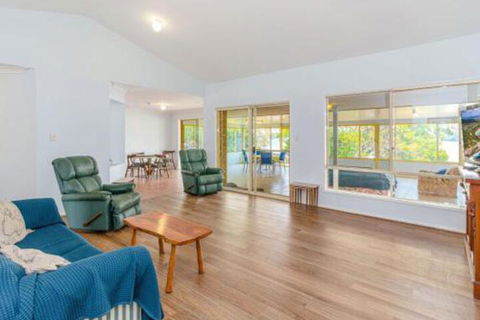Ralphs Cottage Orion Drive Yamba Pet Friendly Free Wi Fi No Linen - Hotel Accommodation 3