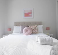 Designer Warm Homeatmooneepondsparking / wifi - Hotel Accommodation